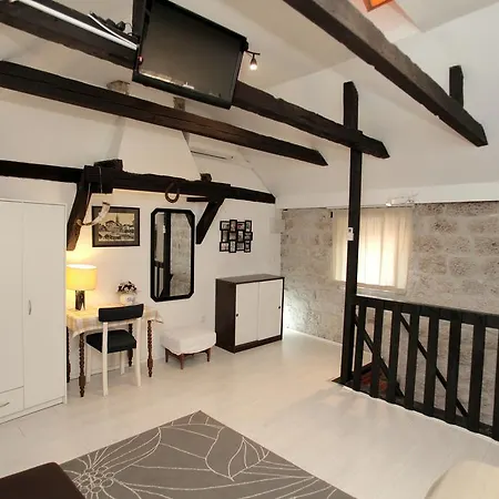 Tragurium Apartment *