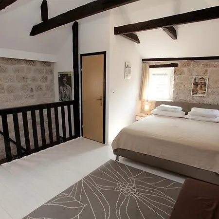 Tragurium Apartman *