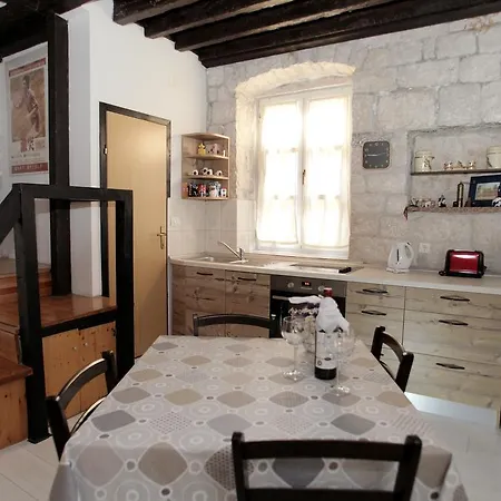 Tragurium Apartman *